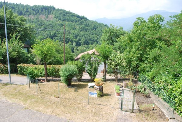 casa indipendente in vendita a Villa Minozzo in zona Case Zobbi