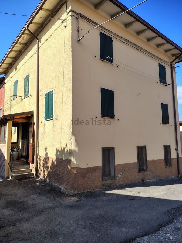 casa indipendente in vendita a Villa Minozzo in zona Sologno