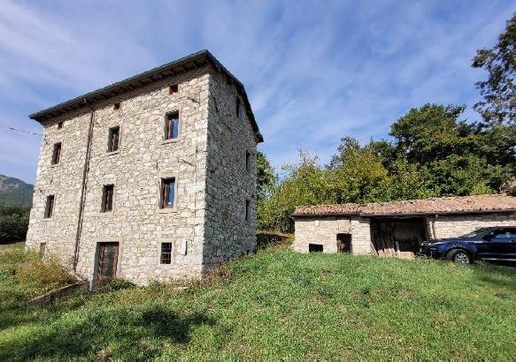 casa indipendente in vendita a Villa Minozzo