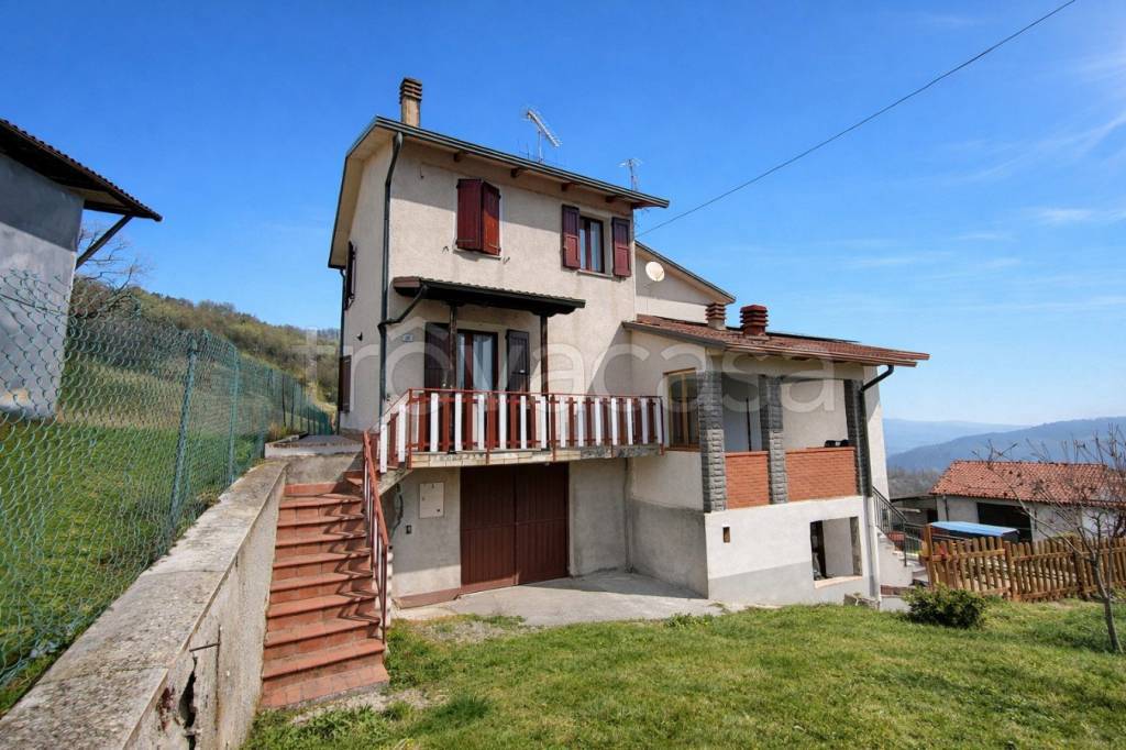 casa indipendente in vendita a Villa Minozzo in zona Gova