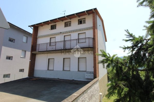 casa indipendente in vendita a Villa Minozzo in zona Case Zobbi