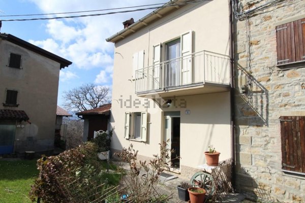 casa indipendente in vendita a Villa Minozzo in zona Costabona