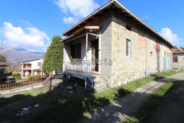 casa indipendente in vendita a Villa Minozzo in zona Sologno