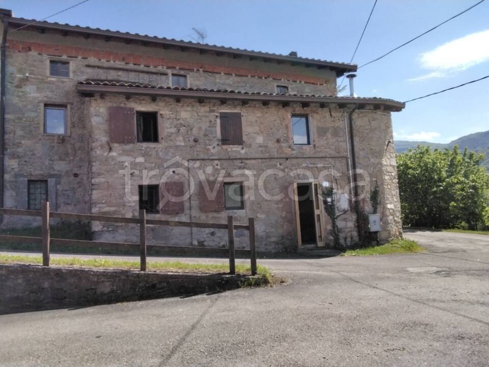 casa indipendente in vendita a Villa Minozzo in zona Asta