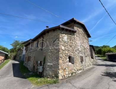 casa indipendente in vendita a Villa Minozzo in zona Asta
