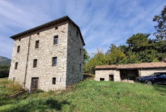 casa indipendente in vendita a Villa Minozzo