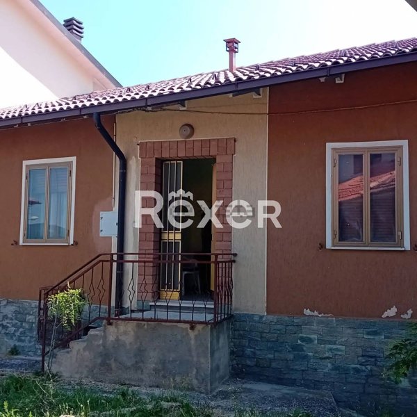 casa indipendente in vendita a Villa Minozzo in zona Sologno