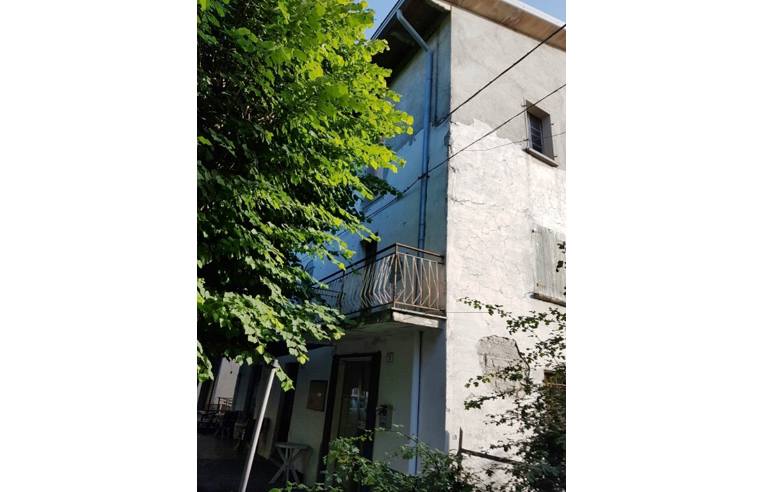 casa indipendente in vendita a Villa Minozzo in zona Poiano