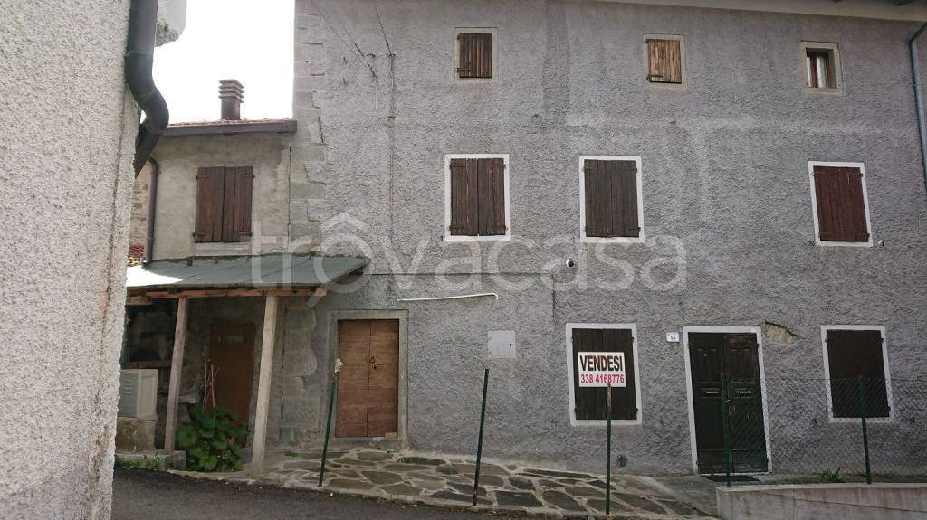 casa indipendente in vendita a Villa Minozzo in zona Febbio