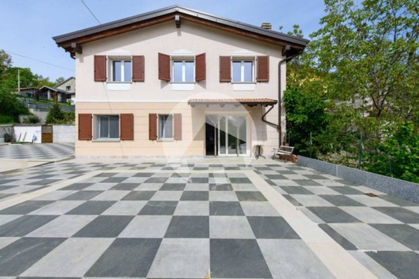 casa indipendente in vendita a Villa Minozzo in zona Minozzo