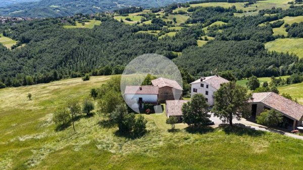 casa indipendente in vendita a Villa Minozzo in zona Gazzano