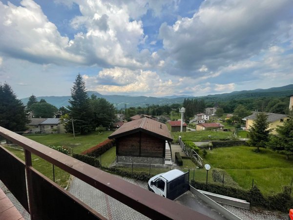 appartamento in vendita a Villa Minozzo in zona Febbio