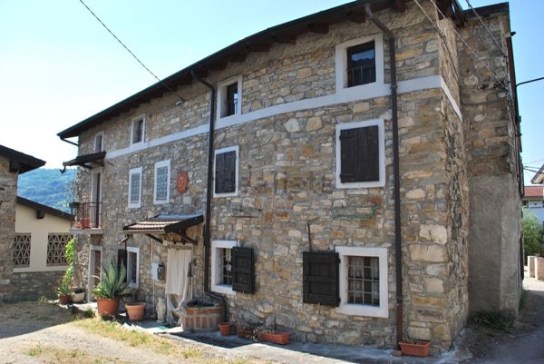 casa indipendente in vendita a Villa Minozzo in zona Tizzola