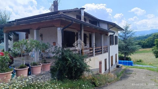 appartamento in vendita a Villa Minozzo in zona Gova