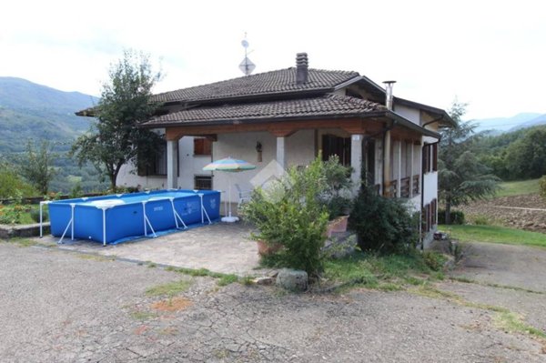 casa indipendente in vendita a Villa Minozzo in zona Gova
