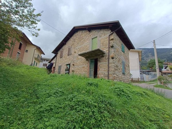 casa indipendente in vendita a Villa Minozzo in zona coriano