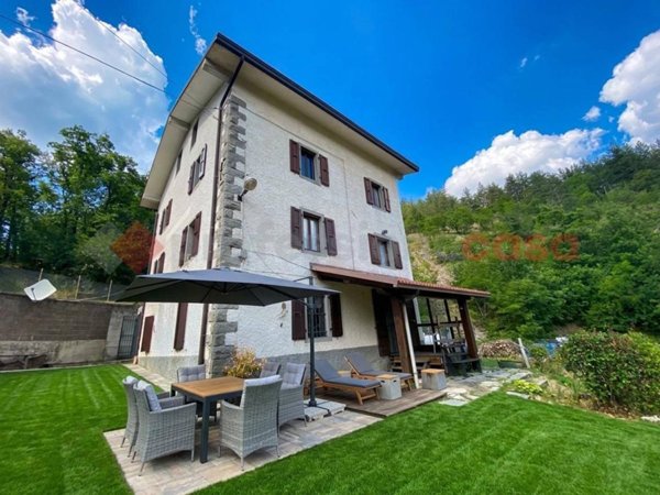 casa indipendente in vendita a Villa Minozzo in zona Gova