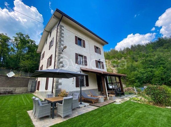 casa indipendente in vendita a Villa Minozzo in zona Gazzano