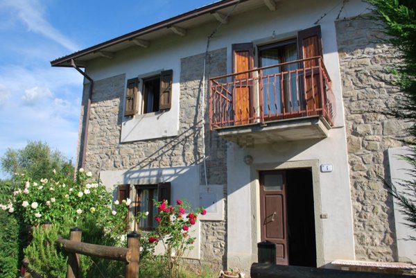 casa indipendente in vendita a Villa Minozzo in zona Case Zobbi