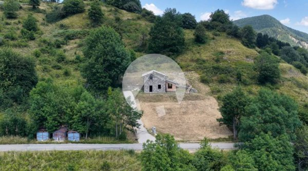casa indipendente in vendita a Villa Minozzo in zona Case Zobbi