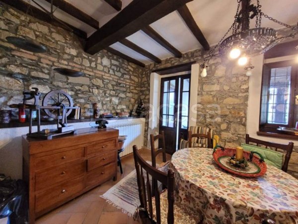 casa indipendente in vendita a Villa Minozzo in zona Case Zobbi