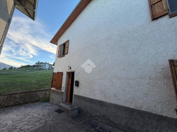 casa indipendente in vendita a Villa Minozzo in zona Minozzo