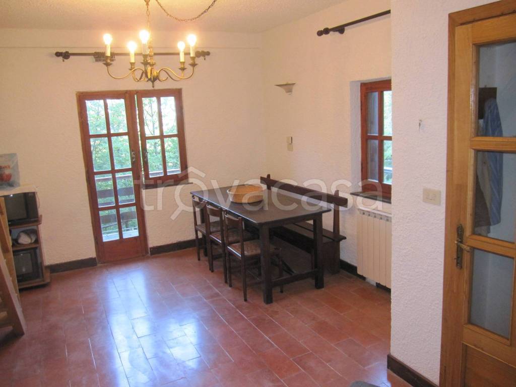casa indipendente in vendita a Ventasso in zona Cerreto Laghi