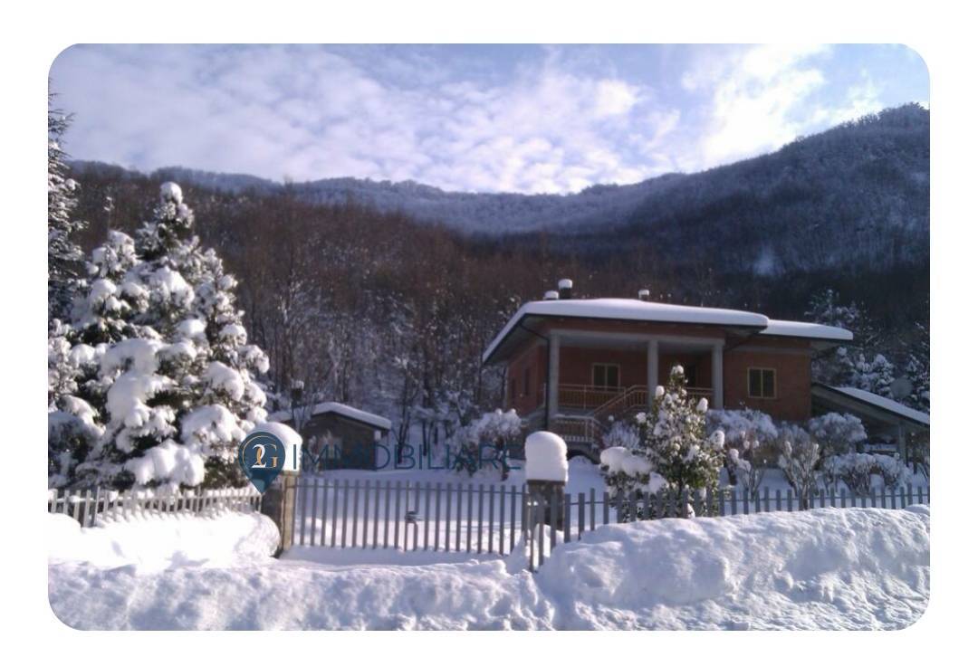 casa indipendente in vendita a Ventasso