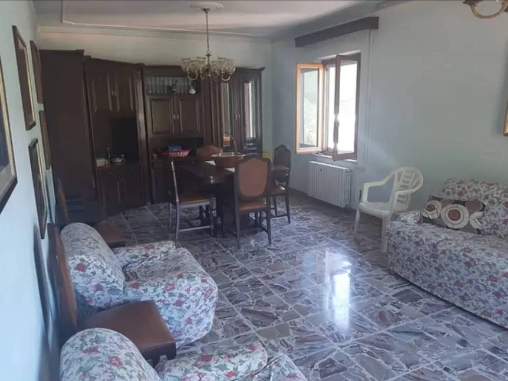 appartamento in vendita a Ventasso in zona Ligonchio