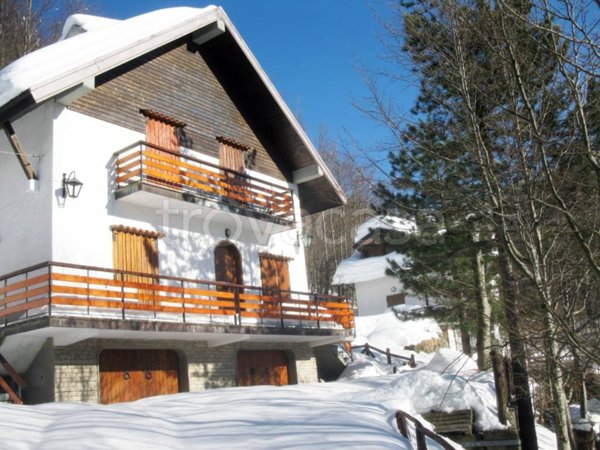 appartamento in vendita a Ventasso in zona Cerreto Laghi