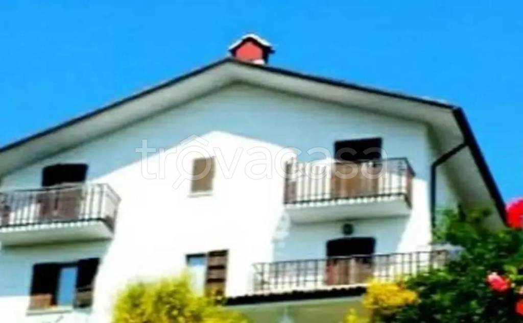 appartamento in vendita a Ventasso in zona Collagna