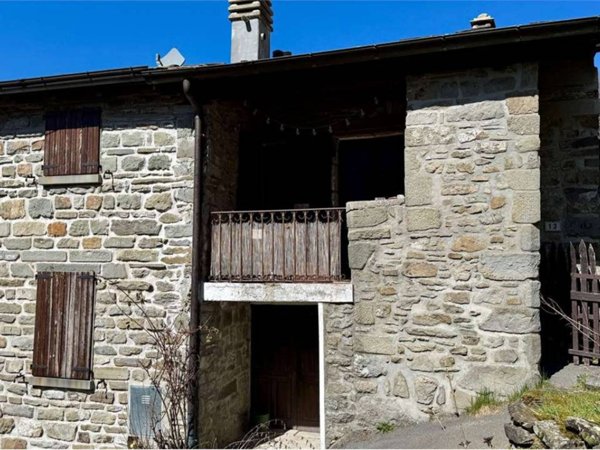 casa indipendente in vendita a Ventasso in zona Cerreto Alpi
