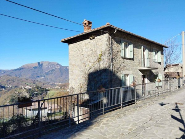casa indipendente in vendita a Ventasso in zona Casalino