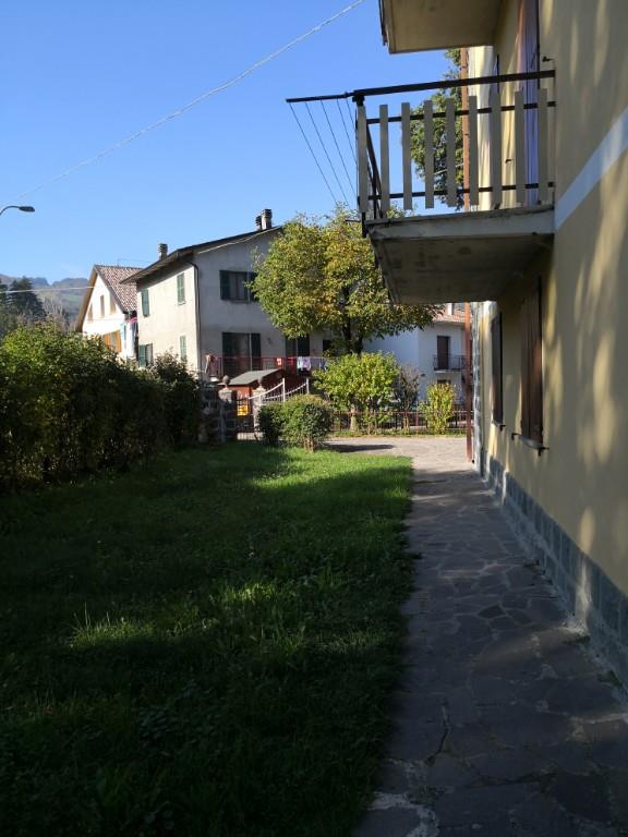 appartamento in vendita a Ventasso in zona Ramiseto