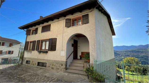 casa indipendente in vendita a Ventasso in zona Nismozza
