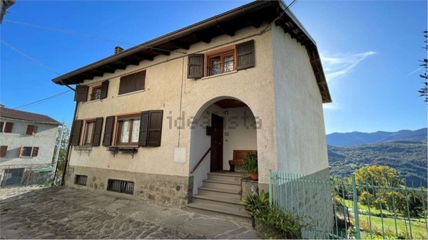 casa indipendente in vendita a Ventasso in zona Nismozza
