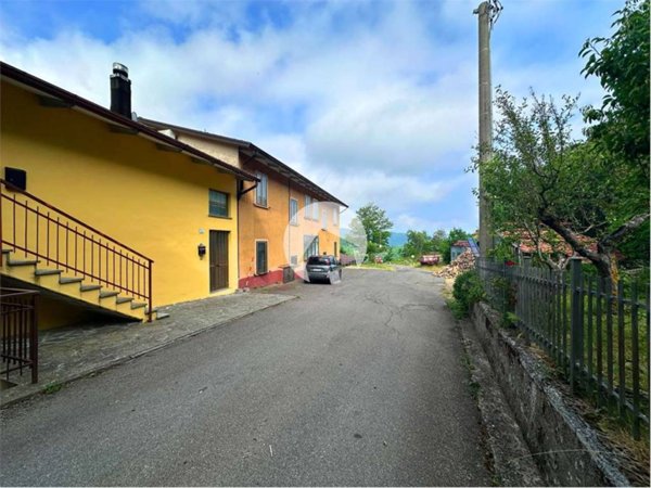 appartamento in vendita a Ventasso in zona Ligonchio
