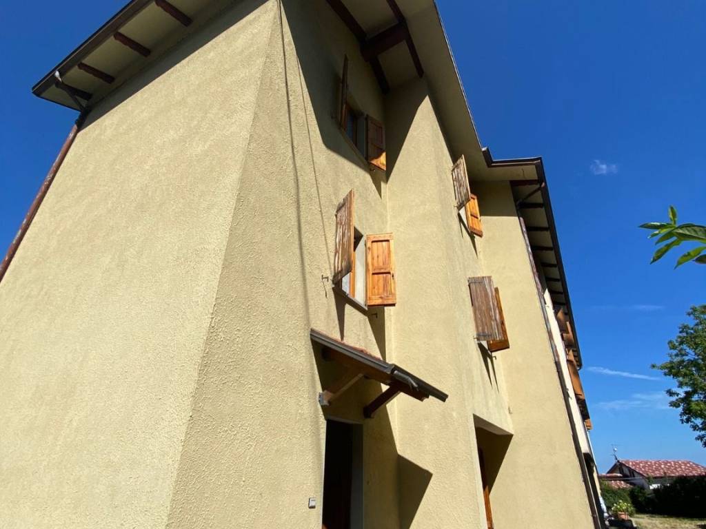 appartamento in vendita a Ventasso in zona Cervarezza
