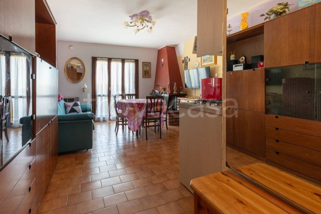 appartamento in vendita a Ventasso in zona Cervarezza