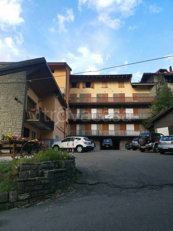 appartamento in vendita a Ventasso in zona Cerreto Laghi
