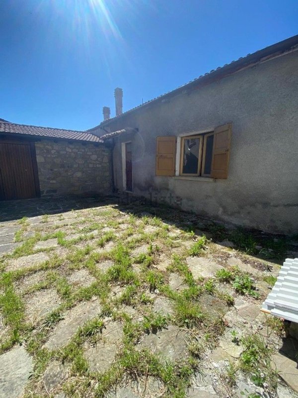 appartamento in vendita a Ventasso in zona Cervarezza