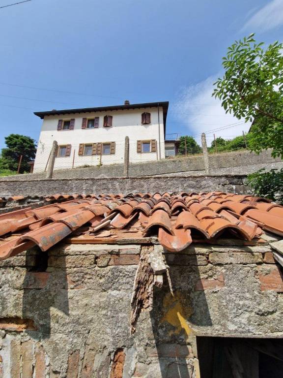 appartamento in vendita a Ventasso in zona Ligonchio