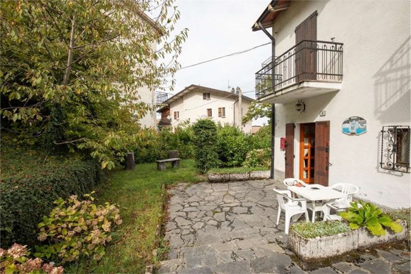 casa indipendente in vendita a Ventasso in zona Cervarezza