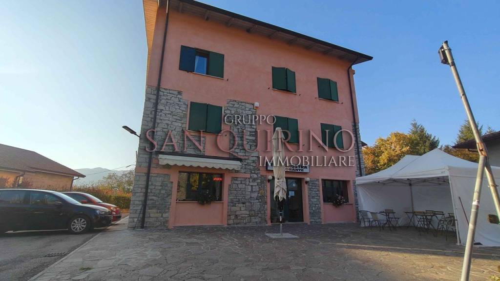 appartamento in vendita a Ventasso in zona Castagneto