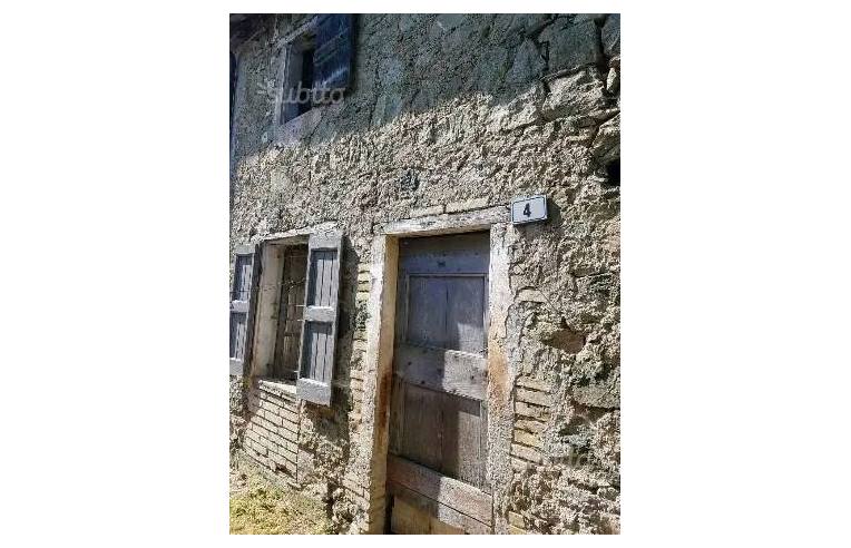 casa indipendente in vendita a Ventasso in zona Cervarezza