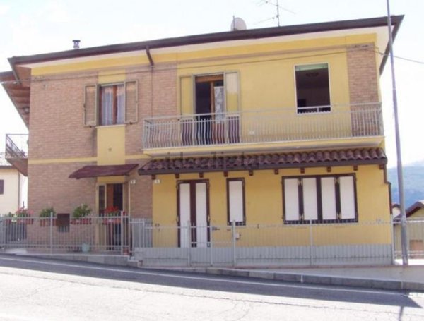 appartamento in vendita a Ventasso in zona Busana