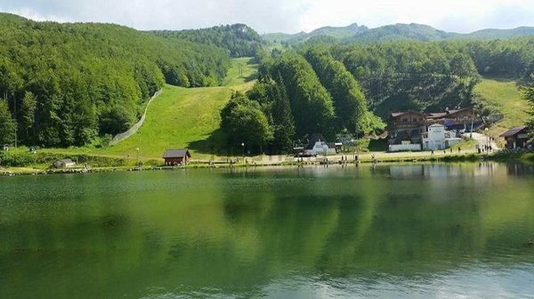 appartamento in vendita a Ventasso in zona Cerreto Laghi