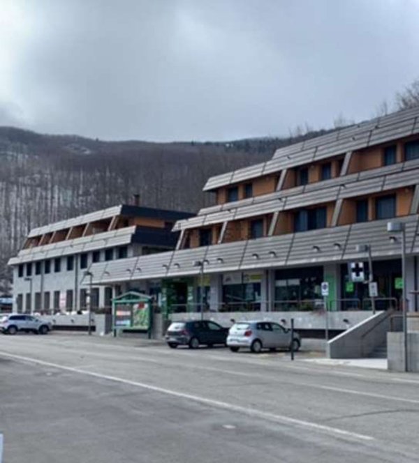 negozio in vendita a Ventasso