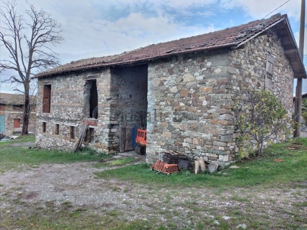 quadrivano in vendita a Ventasso in zona Casalobbio