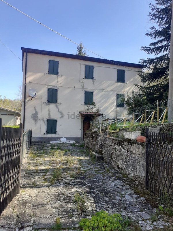 casa indipendente in vendita a Ventasso in zona Ligonchio